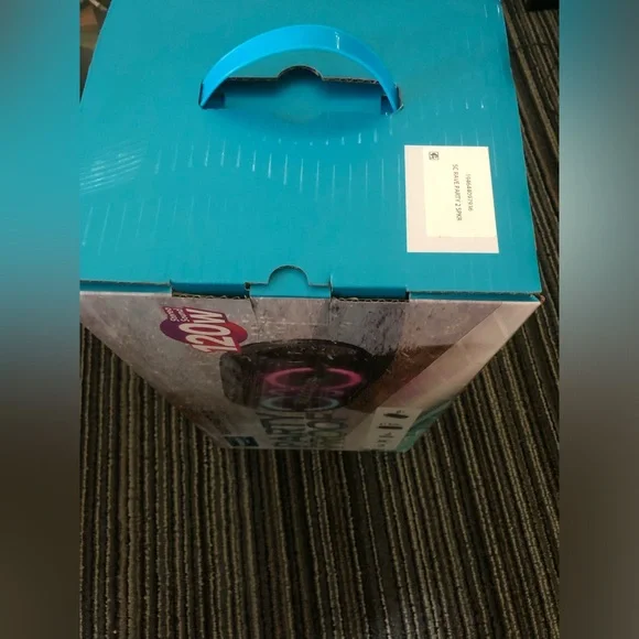 New - Picture 3 of 6